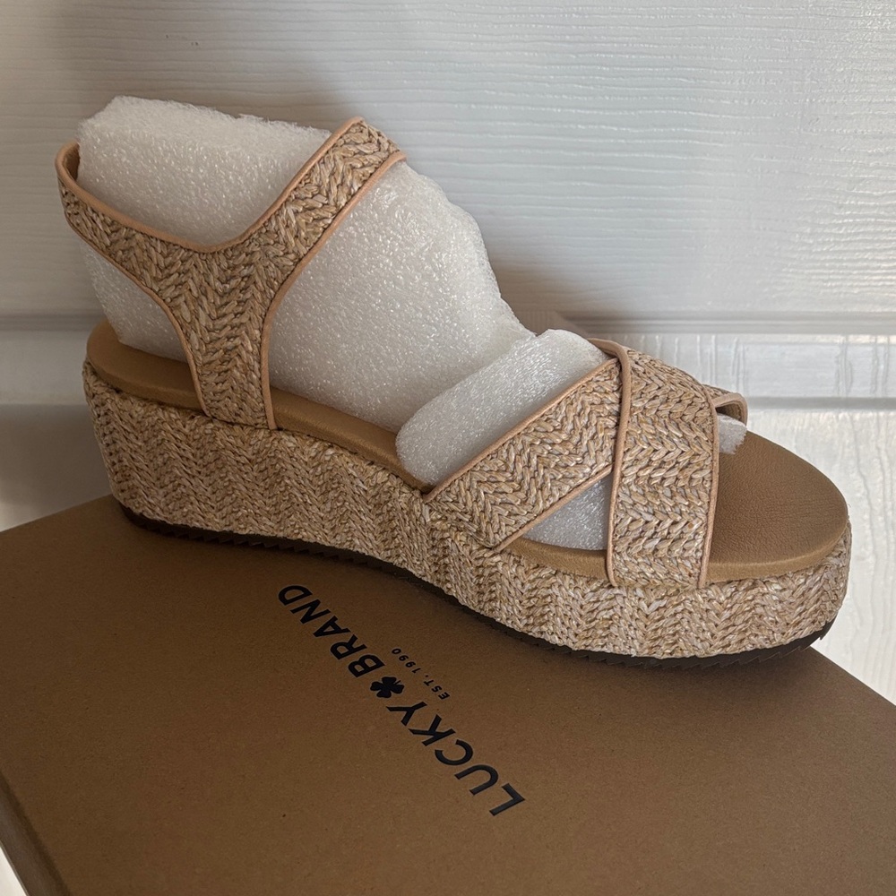 Lucky Brand Women's Beige Espadrille Wedges